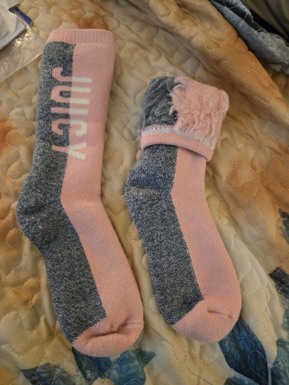 Juicy Couture Pink & Gray Plush-Lined Lounge Socks